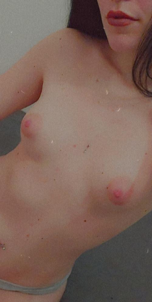 babydoll8107666's snapchat photo - boobs, milf, horny