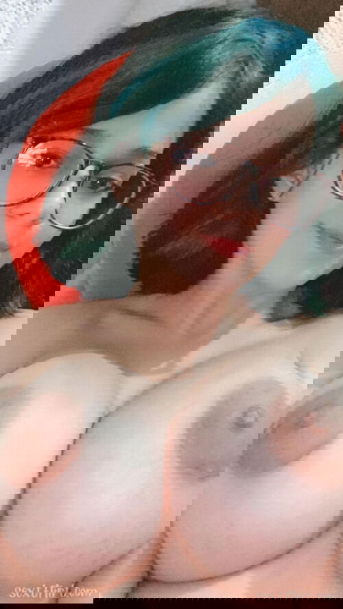 Add my personal Snapchat ( naomil8330 )