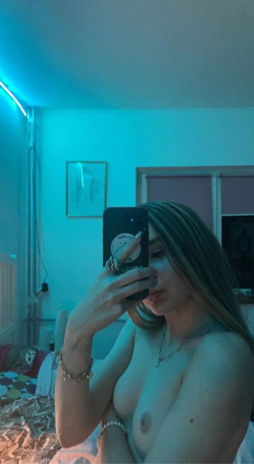 I am naked and horny now ..I am always active.. add my personal Snapchat I'd right now ( elisarah9 )