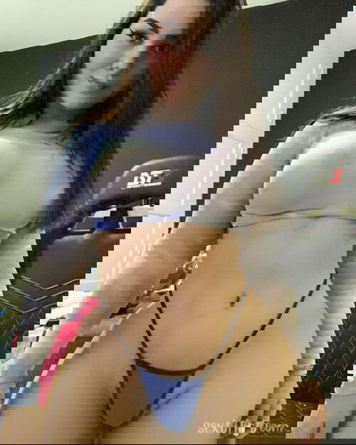 I'm horny my Snap: @evanarose6