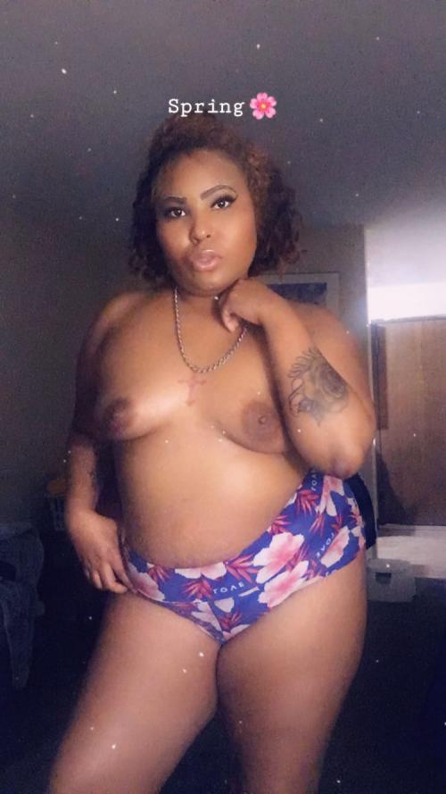 Come chat with me on Snapchat <Datsmybitch0092<