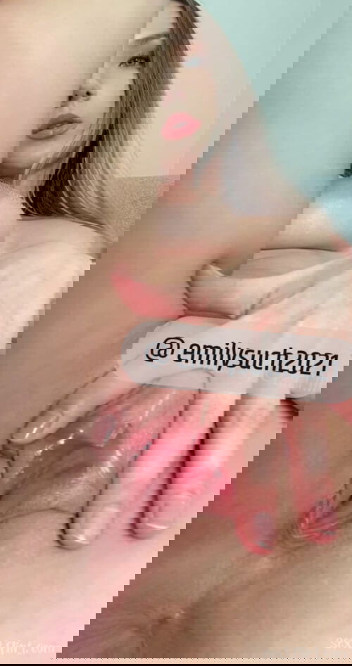 I'm hot now add my snap: @emilysuch2021