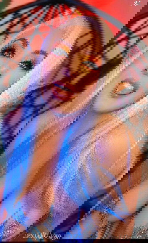 I'm hot now addme@lucyw8362