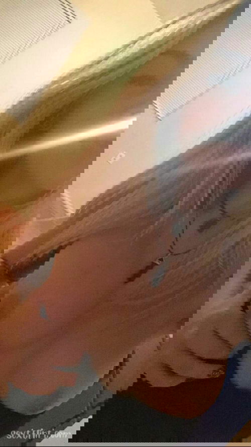 i am so hot and horny bb