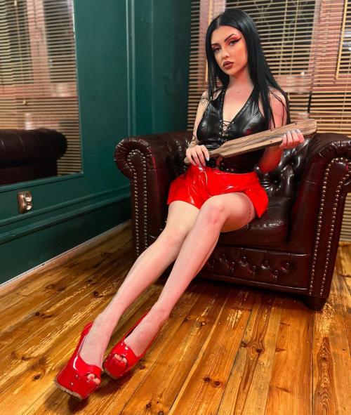 Ready to dominate submissive sissy or slave and know be ready to be punish by mistress