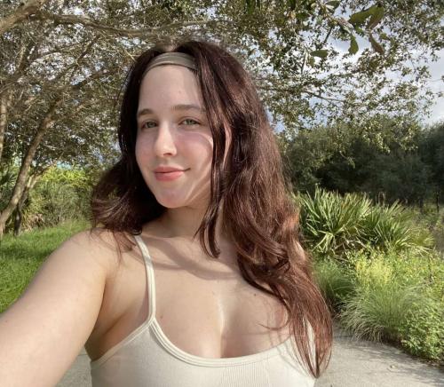 Hey I'm always horny let's play nude on Snapchat added@ jubbslaster