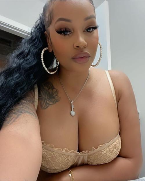 kiara_stable23's snapchat photo - boobs, slut, dirty