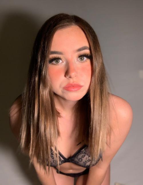 I'm down for sext. Add me hurry up on Snapchat. username: mialove6155