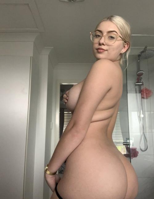 Im so horny rn!meetup or videosex?