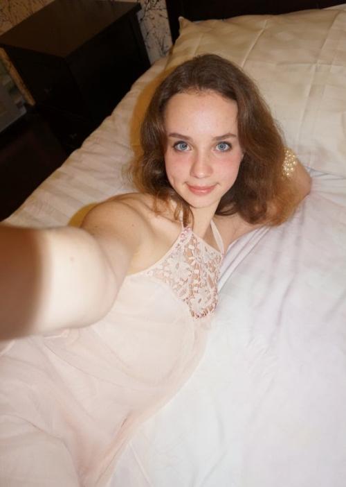 I'm horny.You wanna get my nude and fingering video, Add me snap:Farin_6510