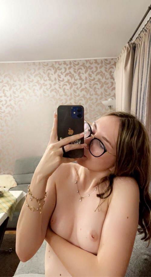 DM for sexting free add me Snapchat olivia_emma1342