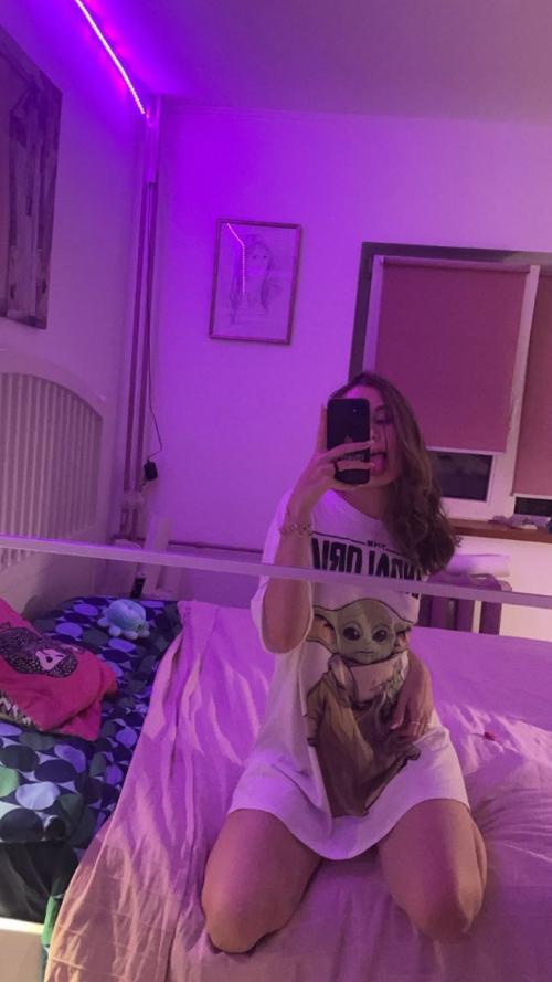 I'm so horny add me Snapchat: naomi34w
