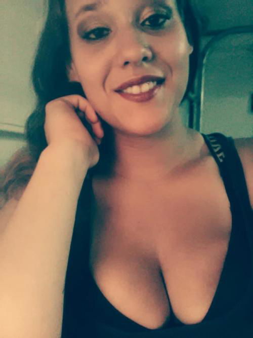 I’m available for hook up hit me on Snapchat ::: dontbash
