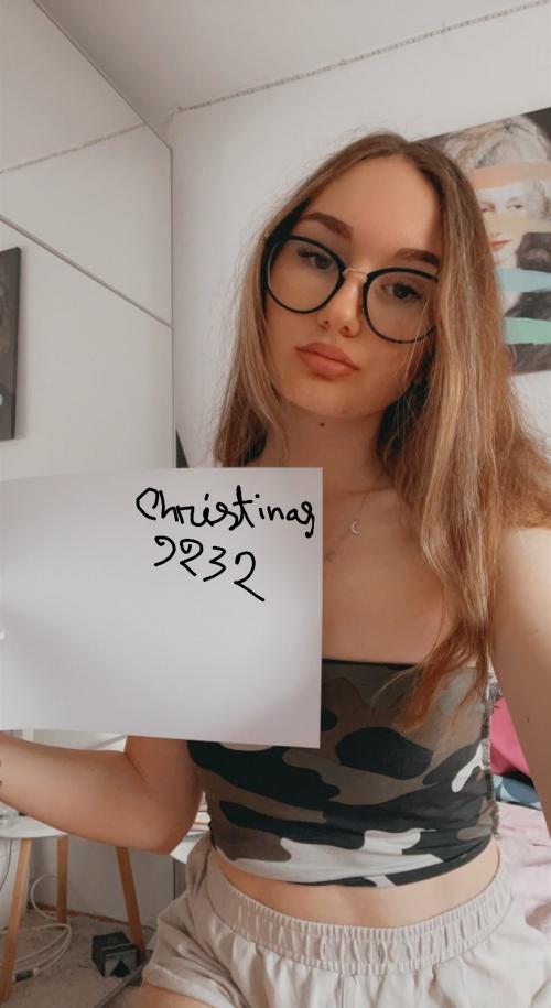 Snapchat:  christinas9232 ,add me if you wanna fun with amature girl (18)