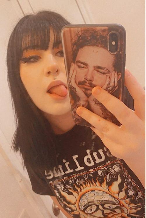 I'm horny goth girl