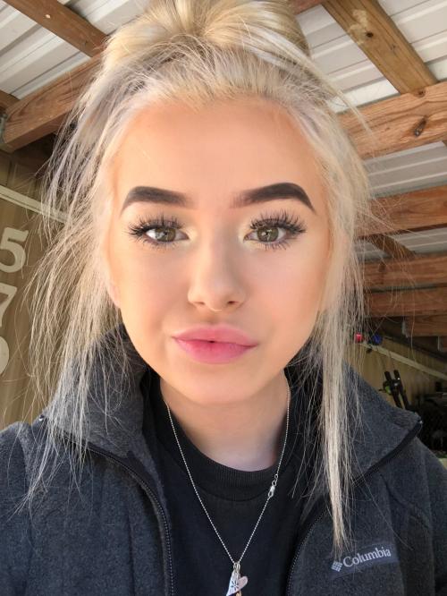 Looking for fwb fun and hookup add me on snap- evahallf