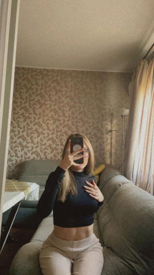 im so horny Snapchat girls join my Snapchat...im doing cam sext too :annerose2223