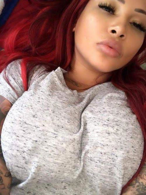 I’m available for hook up hit me on Snapchat::: wilsonaje22