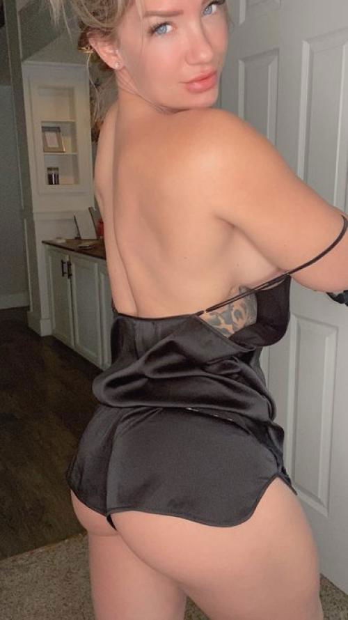 I’m into hookup and selling of nudes not free message me with my snap Id beckyy629