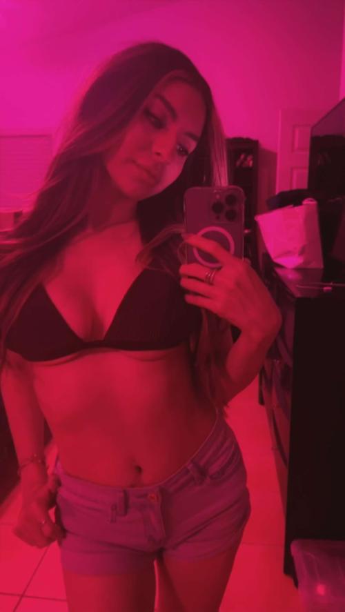 snapchat: rastafareee21 - video call/custom available