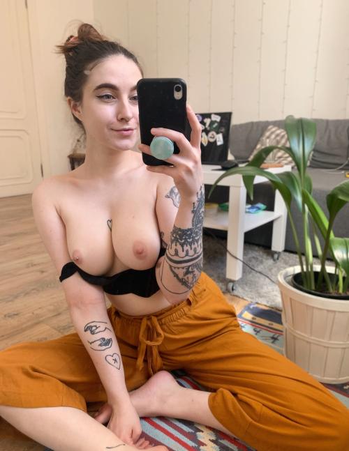 I will help you c*um to me -   Snap :- natashia23291