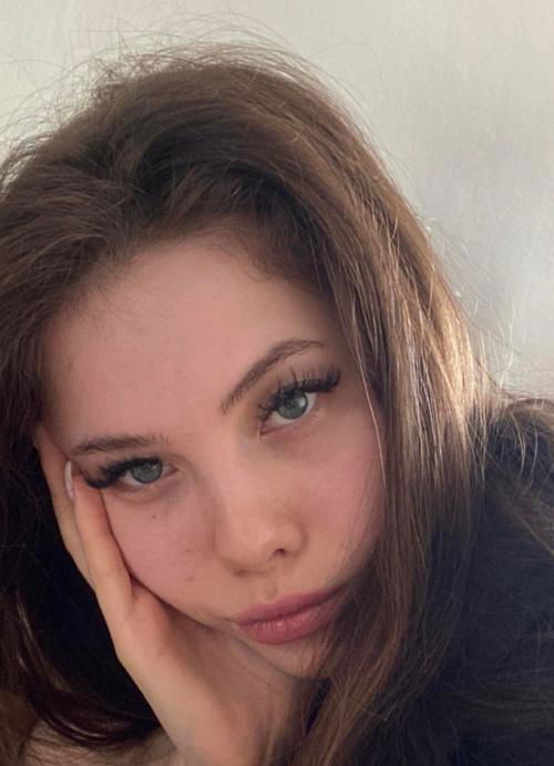 I'm online guys feel free to msg me :))