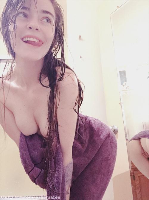I'm very horny now..sext, trade and everything..add my Snapchat I'd right now@ criche388