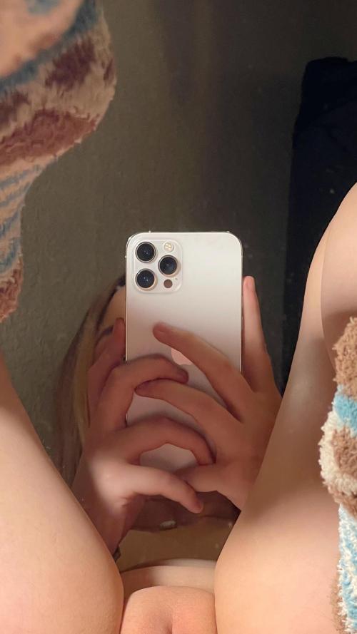Snapchat: queeniexw  - add me for cum with me