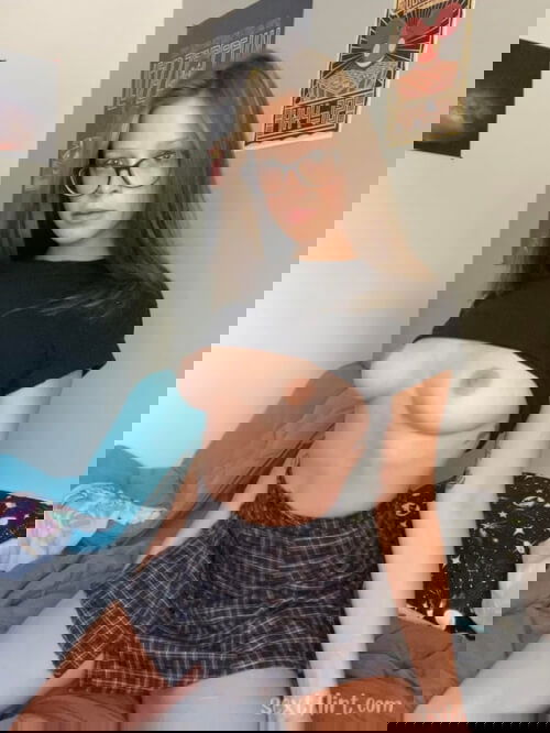 Wanna see my pussy?