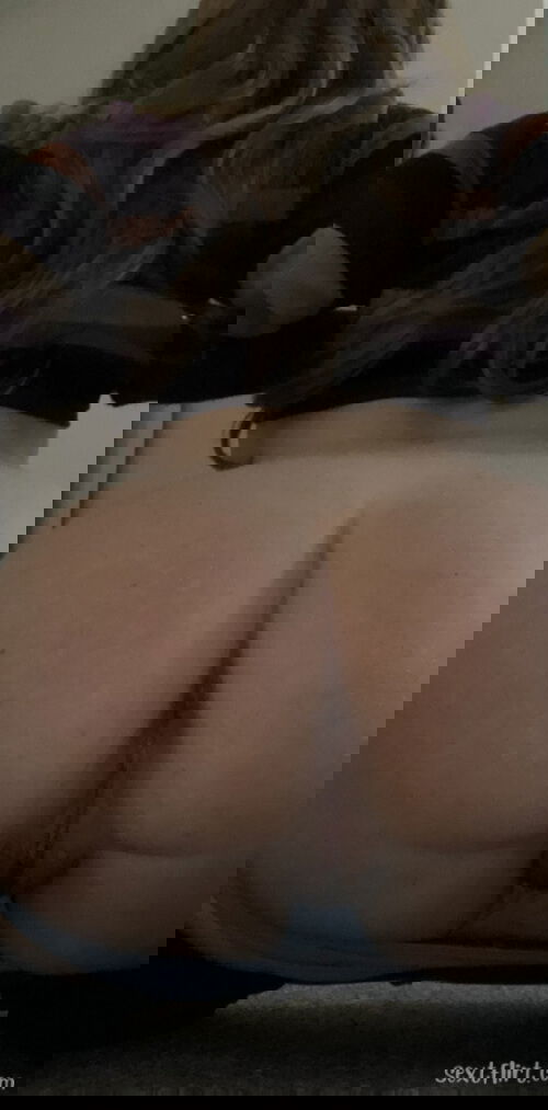 I'm hot now add my snap iD:@angelx5917