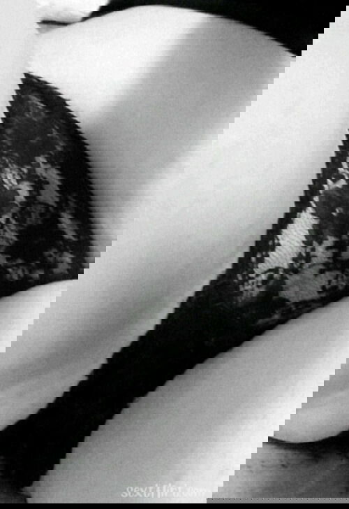 Selling private content 