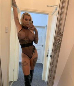 julialawren2919's snapchat photo - horny, pussy, sexy, Topless, Thong, Blonde, Selfie, Tattoo