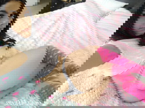 I'm very horne gril