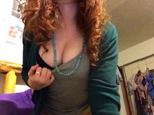 HI I’m hot and looking for sex todey Add me kik- @raxannelisa or snap @emilianainsi_1