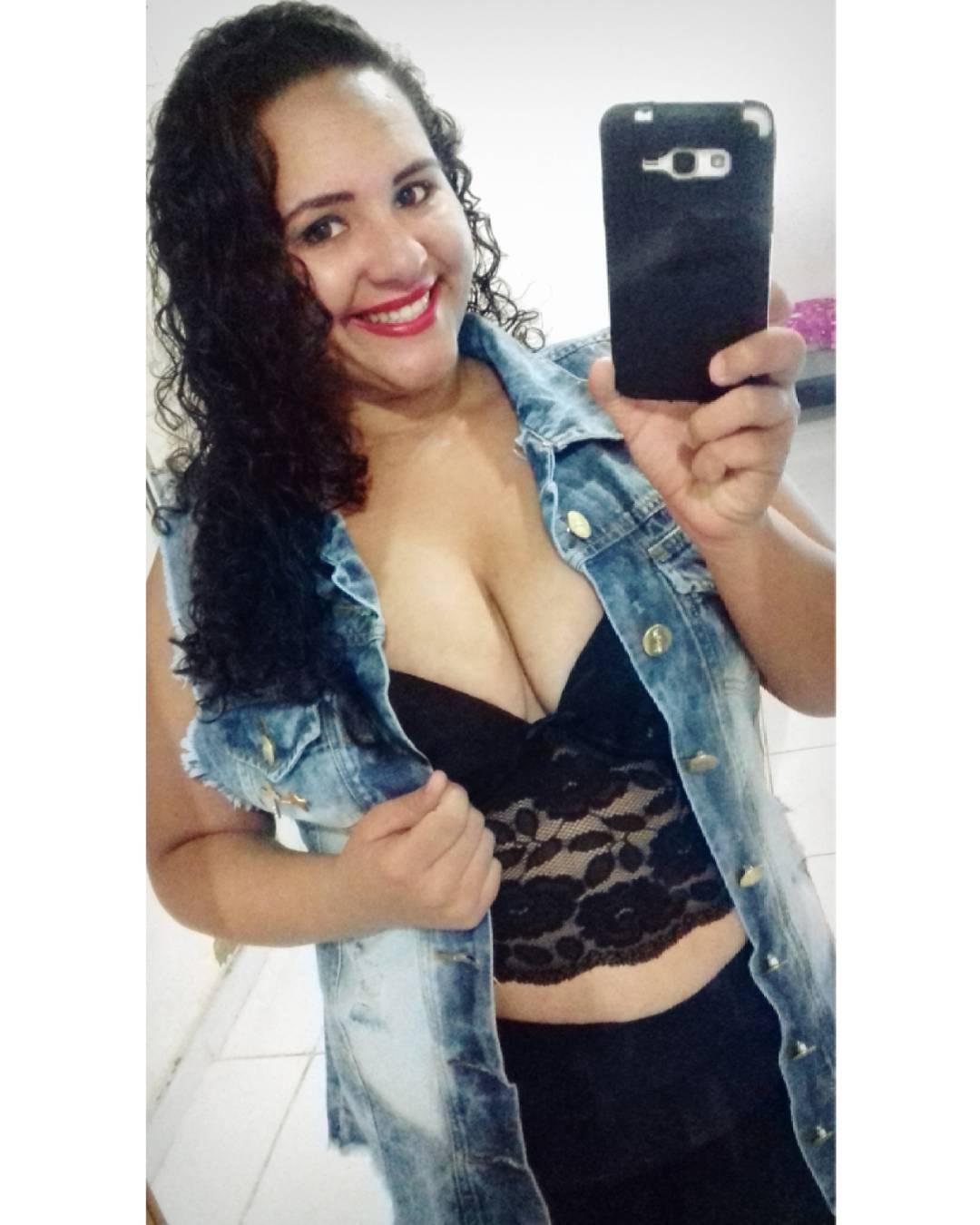 Video call and nudes free add me Snapchat: joyce08p