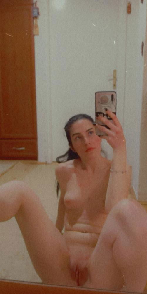 I'm so horny add me Snapchat and fukk me babydoll81076