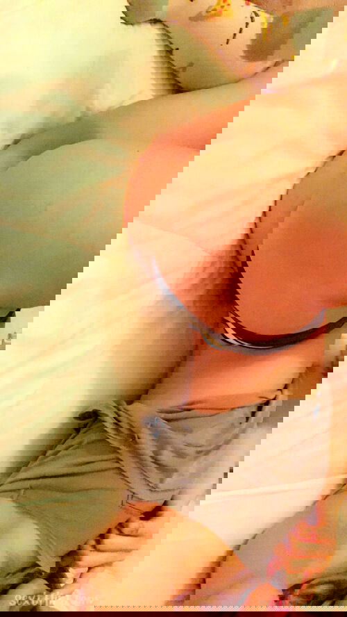 You can text me on Snapchat @ Jenny21fx