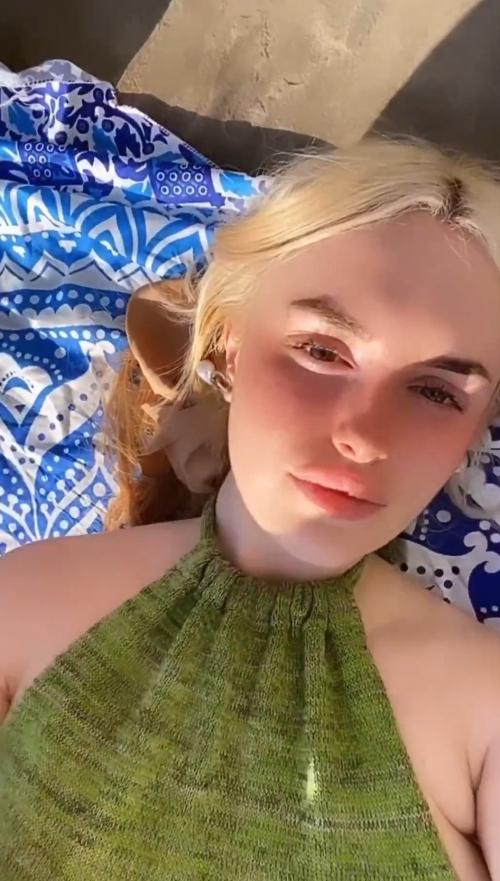 amelialuna01234567's snapchat photo - nude, horny, dirty
