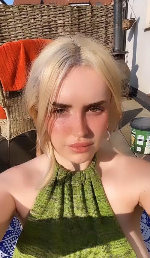 amelialuna's snapchat photo - nude, horny, dirty