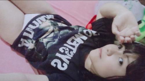 I`m alone and feeling horny add me on snapchat..   girlalone72