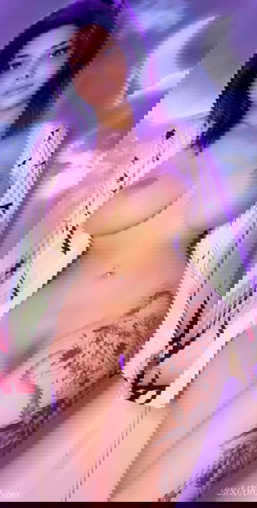 I'm hot now add my snap:saraviney2021