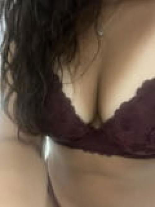 I’m so horny wait for horny guys online now add me snap>>kiera33x1