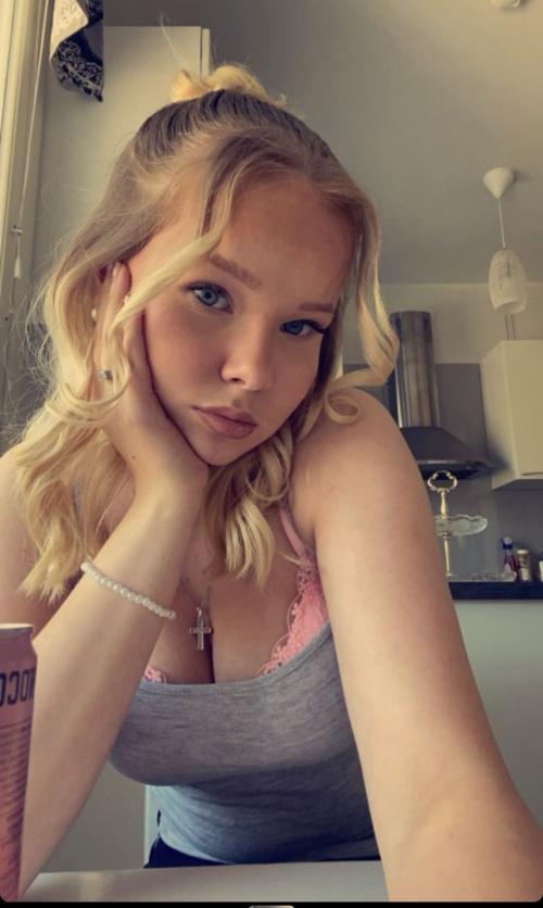 sophia55737's snapchat photo - nude, horny, pussy