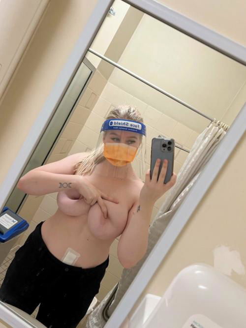 I’m available for hookup and nudes at affordable price if interested on Snapchat @alice2029004