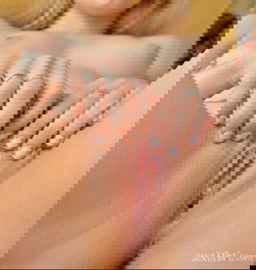 Free pussy fingaring video and photo