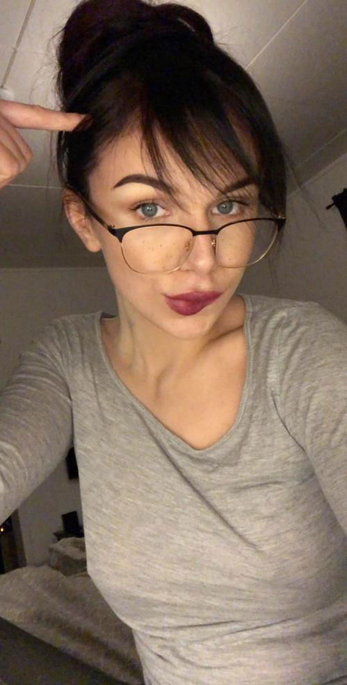 Hey, iam horny do you like live snap chat nudes cum add on snap: everlq