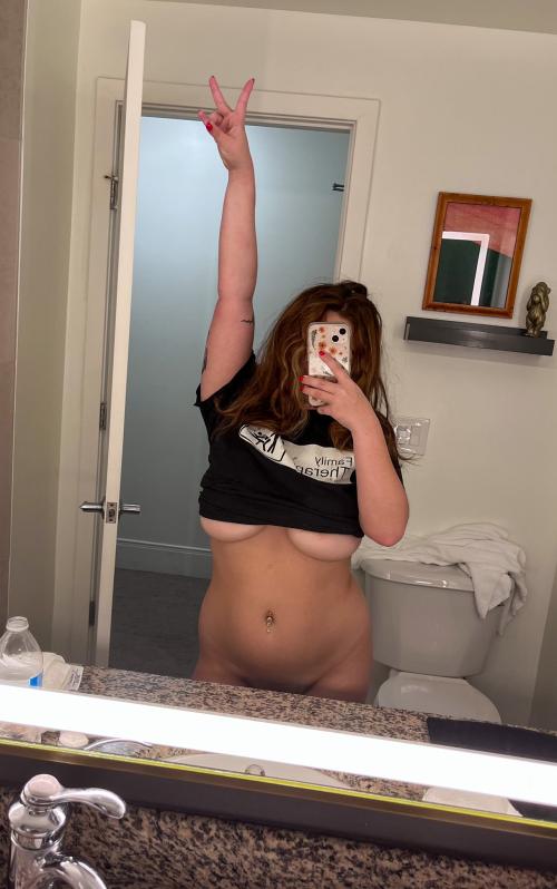 selling nudes and vides or live sex cam or wanna meet up. Serious buyers only please! Add me snap