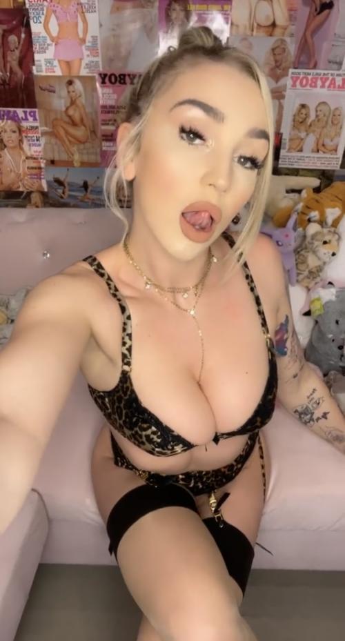 am available for sexting, nudes pics, nudes video and also masturbating video call message if interested @ Kendraben1206