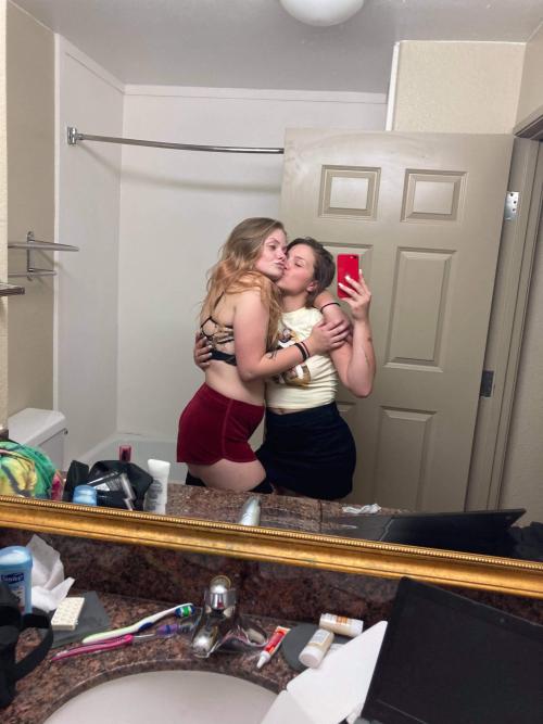 I'm so horny right now add me WhatsApp ❣️ +1(475)301-7189