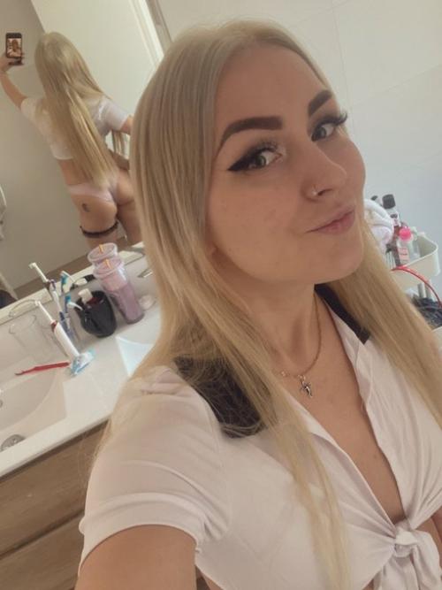 DM me for sexting and hookup on telegram:@monikahann12